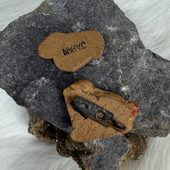 Vintage 1930s Hand painted Wood Bobble Head Dog Brooch - Picture 3 of 4